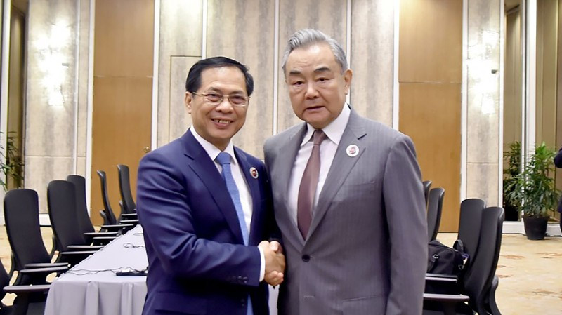 Bộ trưởng Ngoại giao Bùi Thanh Sơn và Bộ trưởng Ngoại giao Trung Quốc Vương Nghị. (Ảnh: Bộ Ngoại giao Việt Nam)