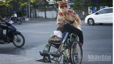 Công an thành phố Huế lan tỏa tinh thần đoàn kết, gắn bó giữa lực lượng Công an và nhân dân. (Ảnh: TRƯƠNG VỮNG)