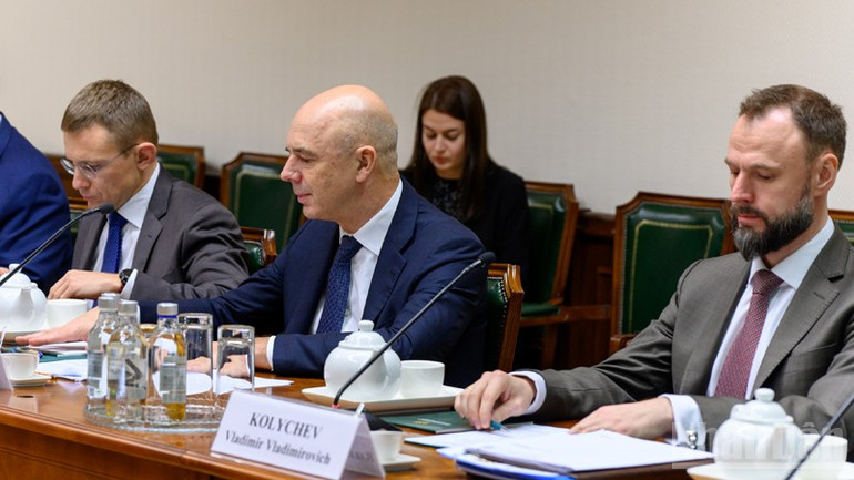 Lãnh đạo Bộ Tài chính Liên bang Nga chia sẻ kinh nghiệm với Đoàn Việt Nam. ndo_br_mf1-0093.jpg