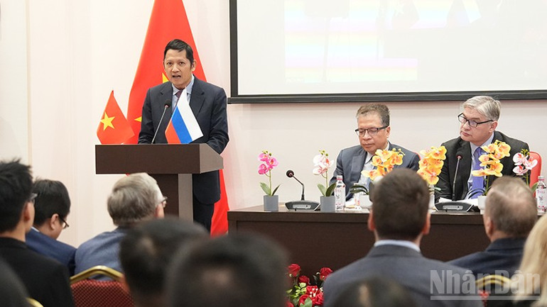 Tại hội thảo, nhiều tham luận c&oacute; những ph&acirc;n t&iacute;ch đa chiều, hợp l&yacute;. (Ảnh: XU&Acirc;N HƯNG)