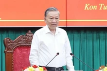 Tổng Bí thư Tô Lâm phát biểu tại buổi làm việc với Ban Thường vụ Tỉnh ủy Kon Tum và Thường trực Tỉnh ủy Quảng Ngãi. (Ảnh: TTXVN)
