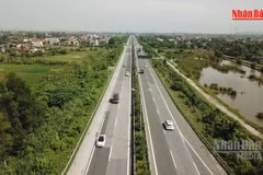 [Video] Xử phạt lỗi không giữ khoảng cách trên cao tốc cần có lộ trình