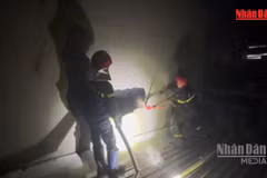[Video] Hiện trường vụ cháy nhà trong hẻm ở TP Hồ Chí Minh làm 2 người tử vong, 5 người bị thương