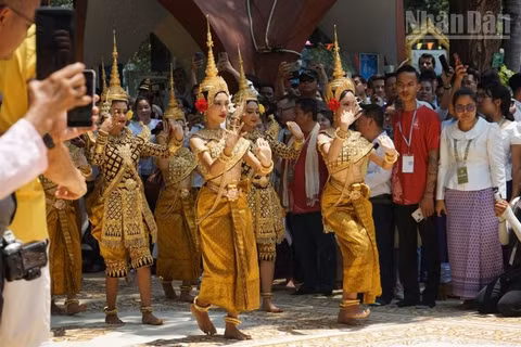 Nokor Sankranta diễn ra trong 6 ngày tại nhiều địa điểm ở Thủ đô Phnom Penh. (Ảnh: ĐINH TRƯỜNG)