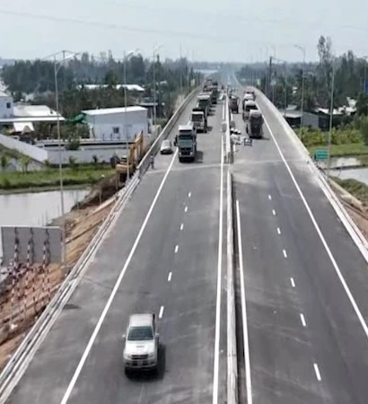 [Video] Lùi thời gian khai thác cao tốc Cần Thơ - Cà Mau 