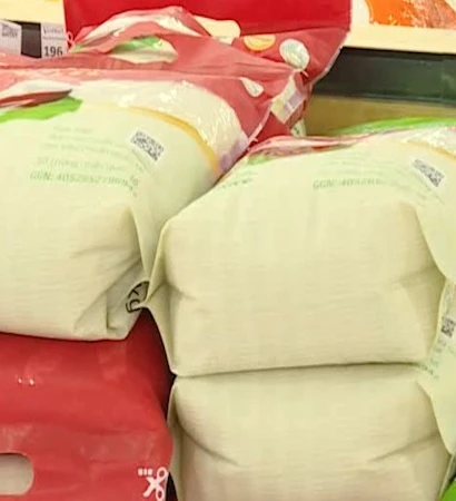 [Video] Ứng phó mưa lũ tại Trung Bộ, khôi phục điện và ổn định hàng hóa