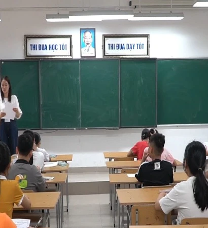 [Video] Hà Nội công nhận 860 thí sinh trúng tuyển viên chức giáo dục 