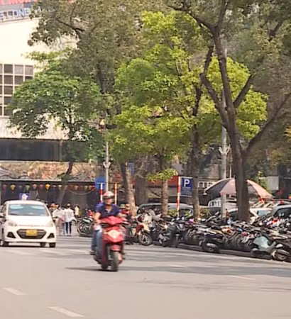 [Video] Thời tiết ngày 12/4: nắng nóng diện rộng, Trung Bộ có nơi trên 40°C