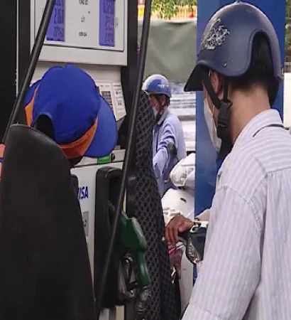 [Video] Bộ Công Thương yêu cầu bảo đảm nguồn cung xăng dầu 