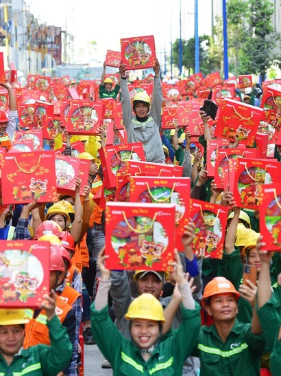 Không khí rộn ràng đã lan tỏa khắp công trường Dự án Khu cao tầng Sycamore lô B9, B10 ,phường Bình Dương, Thành phố Hồ Chí Minh.