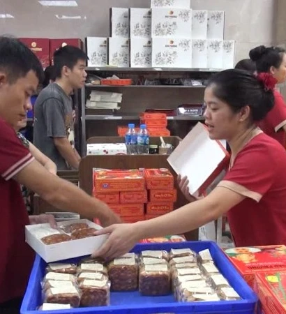 [Video] Bánh Trung thu truyền thống hút khách