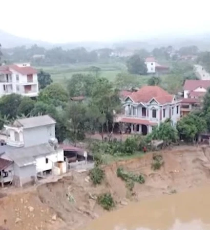 [Video] Yêu cầu xử lý khẩn cấp sự cố sạt lở bờ sông Lô