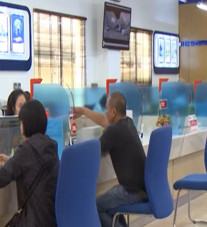 [Video] Chuyển khoản trên 500 triệu đồng có thể mất tới 1 ngày 