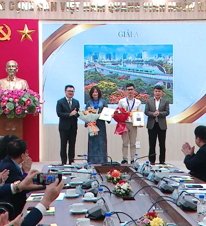 [Video] Trao giải Cuộc thi ảnh báo chí “Việt Nam trên hành trình đổi mới”