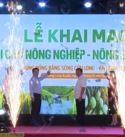 [Video] Khai mạc Hội chợ nông nghiệp, nông sản xanh Đồng bằng sông Cửu Long