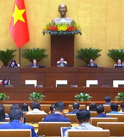 [Video] Học sinh được miễn phí sách giáo khoa từ năm 2026