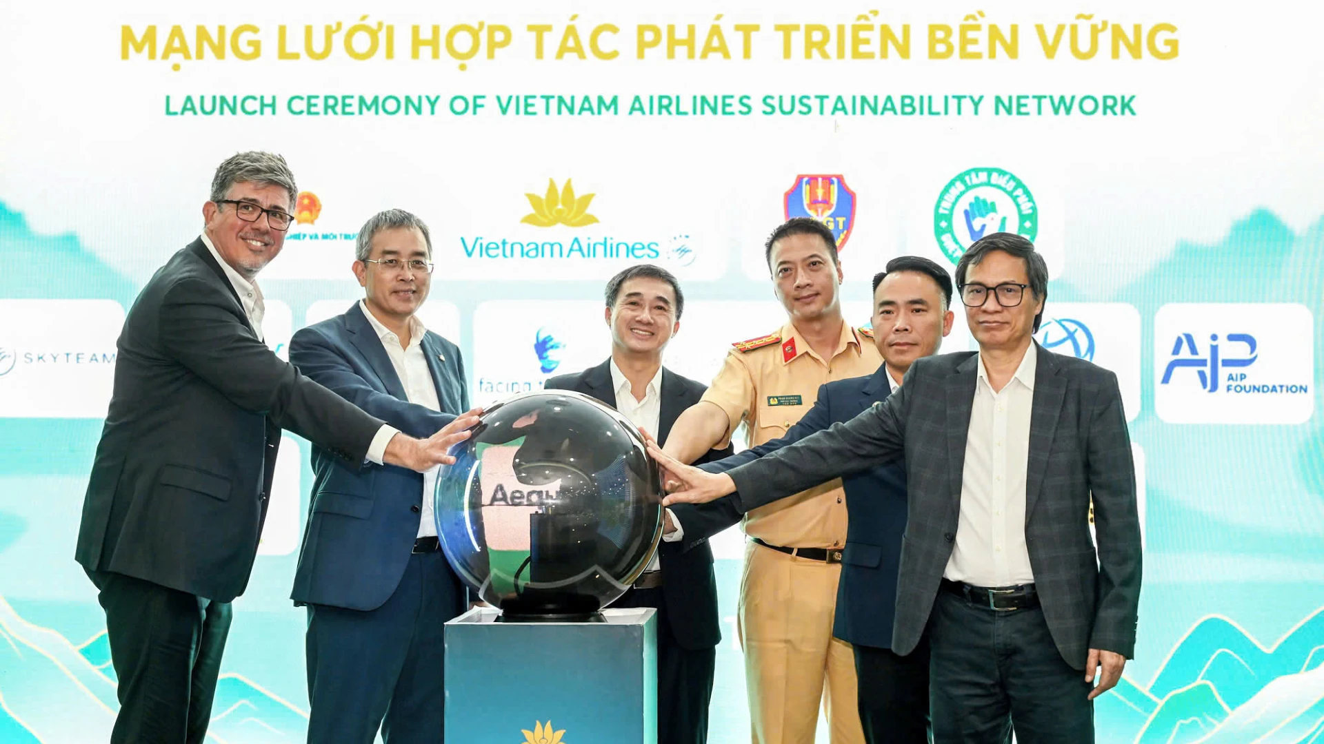 Vietnam Airlines Khởi Xướng Liên Minh Xanh, Ký Kết Hợp Tác Với Bộ Nông Nghiệp Và Môi Trường