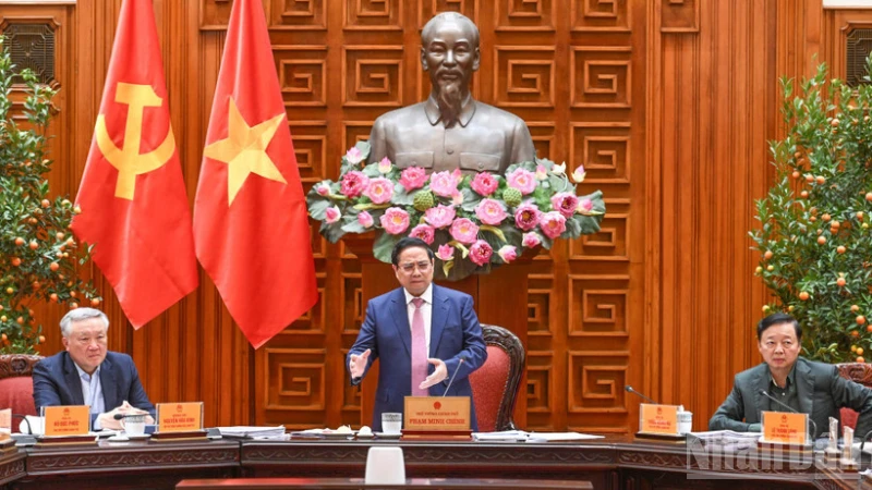 Thủ tướng Phạm Minh Chính chỉ đạo quyết liệt bảo đảm nguồn cung và bình ổn giá xăng dầu