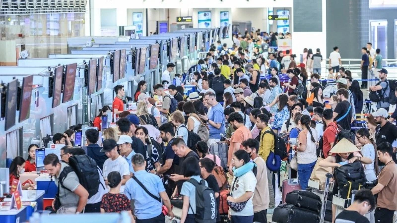 Sân bay Nội Bài đón hơn 113 nghìn khách ngày cao điểm nghỉ lễ