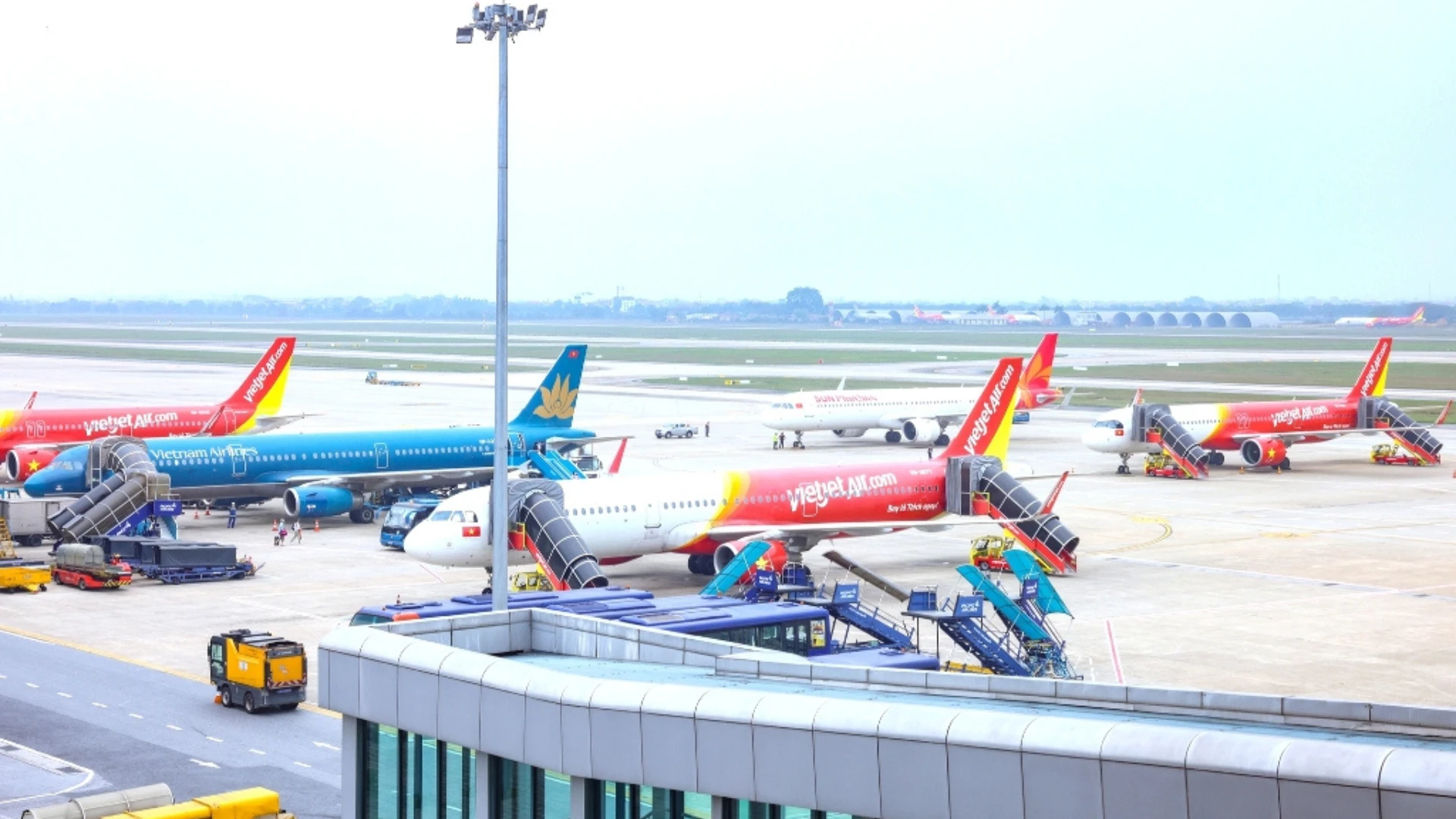 Bộ Xây dựng điều chỉnh quy hoạch hàng không, bổ sung sân bay Măng Đen và Vân Phong