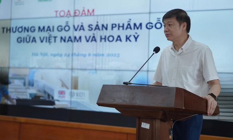 Cục trưởng Cục Lâm nghiệp và Kiểm lâm Trần Quang Bảo phát biểu tại buổi tọa đàm img-9196.jpg
