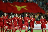 Đội tuyển bóng đá nữ Việt Nam trong niềm vui vô địch SEA Games 32. (Ảnh: TL)