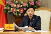 Phó Thủ tướng Trần Hồng Hà chủ trì cuộc họp nghe báo cáo về công tác chuẩn bị tổ chức lễ khánh thành, khởi công các dự án, công trình quy mô lớn, ý nghĩa vào ngày 19/12. (Ảnh: VGP/Minh Khôi)