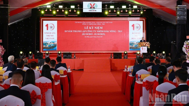 Quang cảnh Lễ kỷ niệm 10 năm thành lập (1/1/2015-1/10/2025) Công ty Nhôm Đắk Nông-TKV.