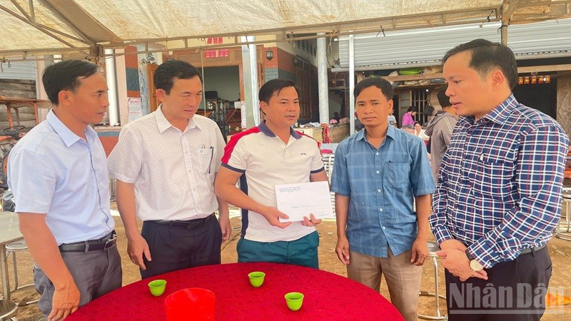 Chính quyền xã Nam Nung đã kịp thời có mặt ứng cứu, hỗ trợ công tác cứu hộ và hỗ trợ ban đầu 5 triệu đồng để gia đình lo hậu sự. 