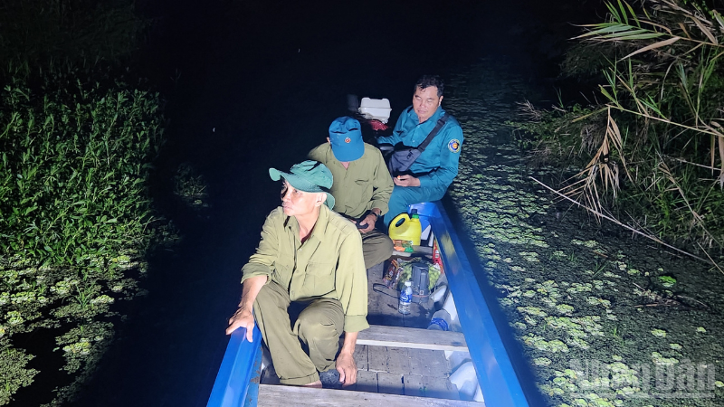 Theo chân một buổi tối tuần tra của Đội quản lý bảo vệ rừng, Khu Bảo tồn thiên nhiên Lung Ngọc Hoàng mới thấy hết những khó khăn, vất vả mà họ phải đối mặt. 