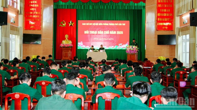 Quang cảnh buổi đối thoại dân chủ.