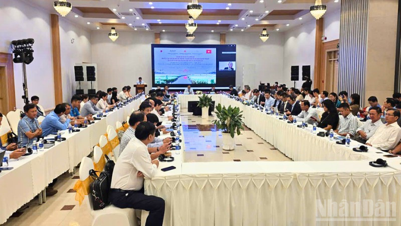 Quang cảnh Diễn đàn