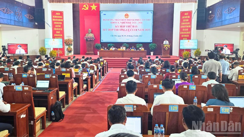 Quang cảnh kỳ họp Hội đồng nhân dân thành phố Cần Thơ.