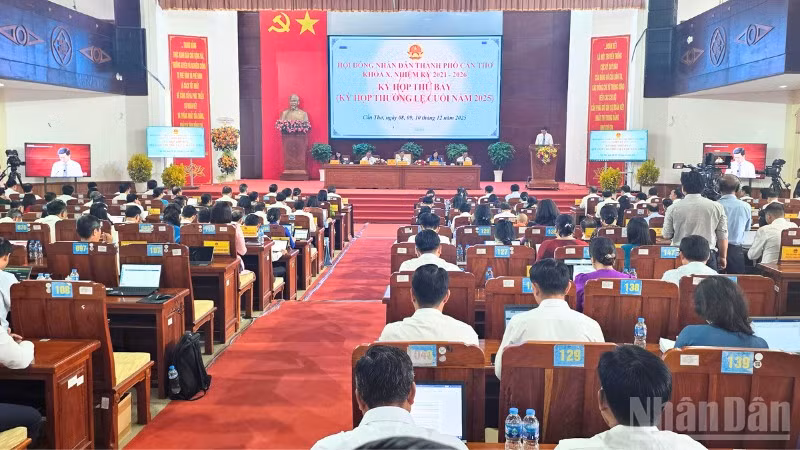 Quang cảnh kỳ họp Hội đồng nhân dân thành phố Cần Thơ.