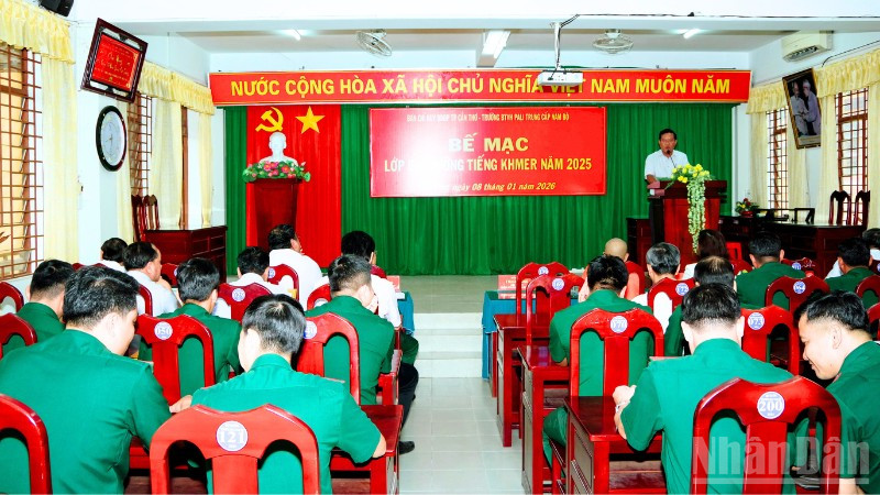 Quang cảnh buổi bế mạc lớp bồi dưỡng tiếng Khmer.