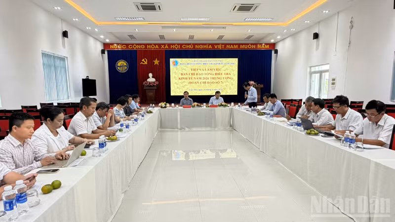 Quang cảnh buổi làm việc.