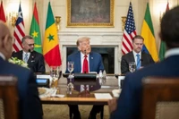 Tổng thống Trump trong cuộc gặp với lãnh đạo các nước Gabon, Guinea-Bissau, Liberia, Mauritania và Senegal tại Nhà Trắng. (Ảnh: The White House)