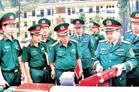 Lãnh đạo Quân khu 7 kiểm tra vật tư công tác Đảng, công tác chính trị chuẩn bị huấn luyện năm 2025 tại Trường Quân sự Quân khu 7.