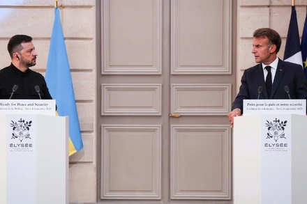 Tổng thống Ukraine và Tổng thống Pháp họp báo sau cuộc họp.