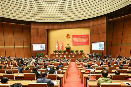 Đồng chí Trịnh Văn Quyết, Ủy viên Bộ Chính trị, Bí thư Trung ương Đảng, Trưởng ban Tuyên giáo và Dân vận Trung ương truyền đạt chuyên đề "Nội dung trọng tâm, cốt lõi của Nghị quyết số 80-NQ/TW, ngày 7/1/2026 của Bộ Chính trị về phát triển văn hóa Việt Nam". (Ảnh: DUY LINH)