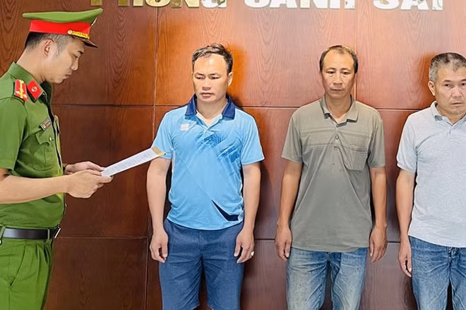 Cơ quan Cảnh sát điều tra thi hành quyết định khởi tố các bị can.