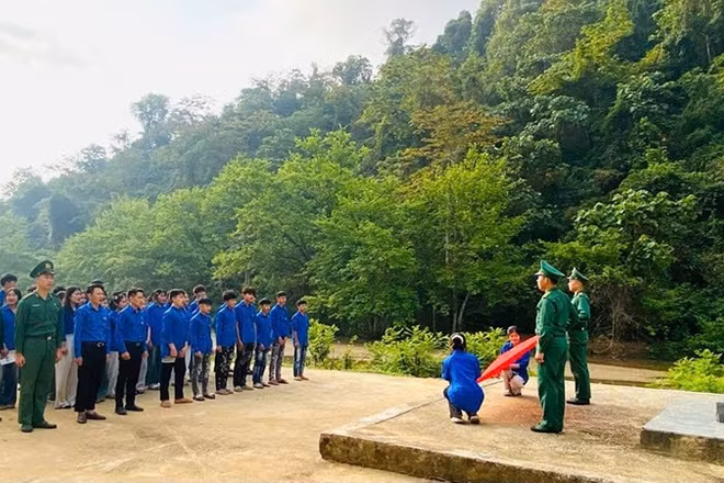 Tiết học biên cương bên mốc quốc 294.