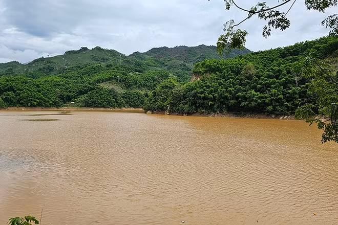 Nước trên sông Mã, thuộc các xã Trung Lý-Mường Lý, tỉnh Thanh Hóa.