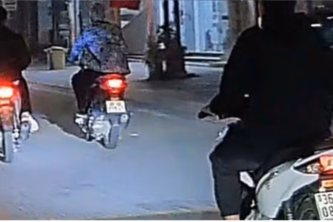 Hành vi vi phạm của các thanh niên khi điều khiển phương tiện tham gia giao thông.