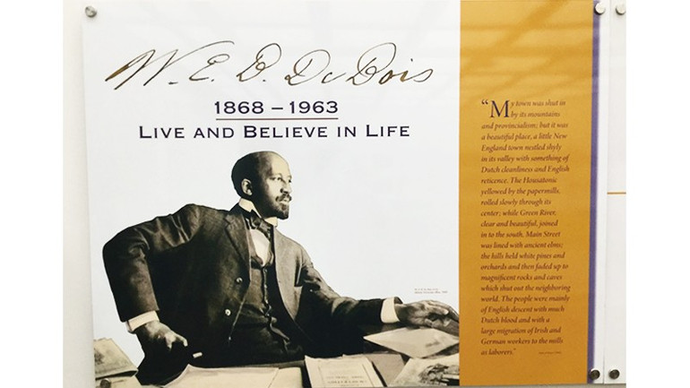 Ảnh tư liệu về Du Bois với châm ngôn “Sống và tin vào sự sống” (Live and Believe in Life). 152.jpg
