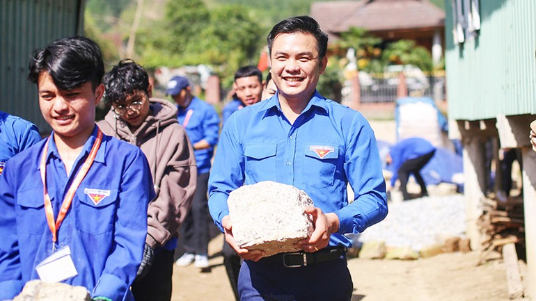 Bí thư Tỉnh đoàn Gia Lai Phạm Hồng Hiệp. 181a.jpg