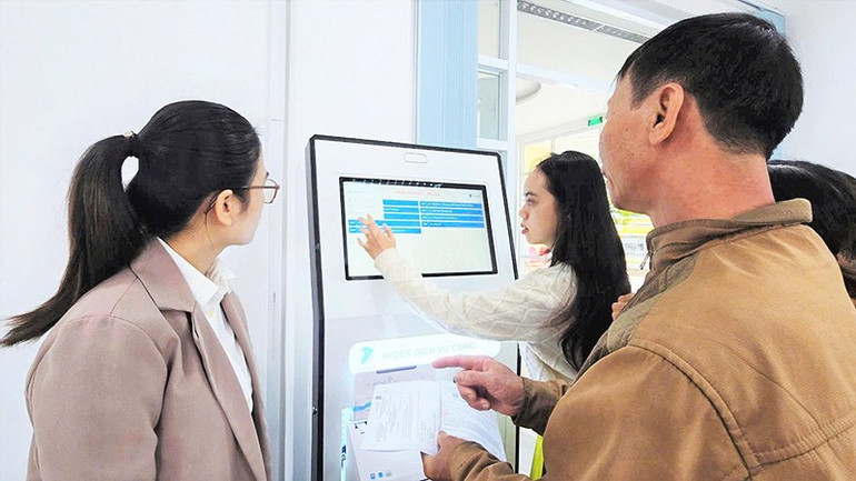 Chuyển đổi số là một trong những giải pháp trọng tâm để triển khai chính quyền địa phương 2 cấp. 71-5869.jpg