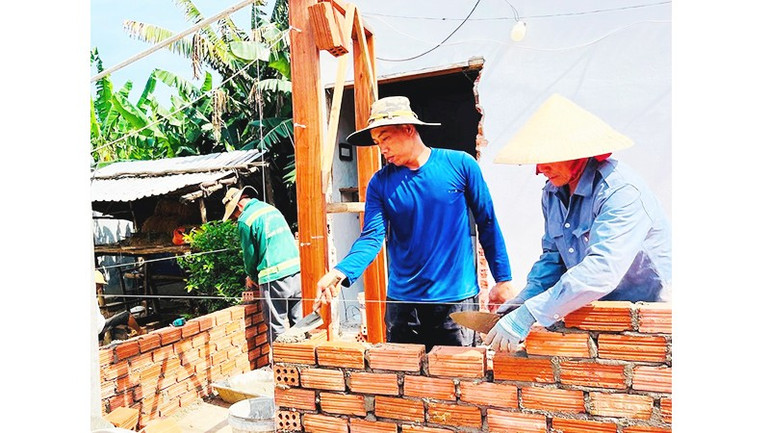 Dự án hỗ trợ một phần kinh phí và kỹ thuật xây dựng nhà an toàn. 172.jpg