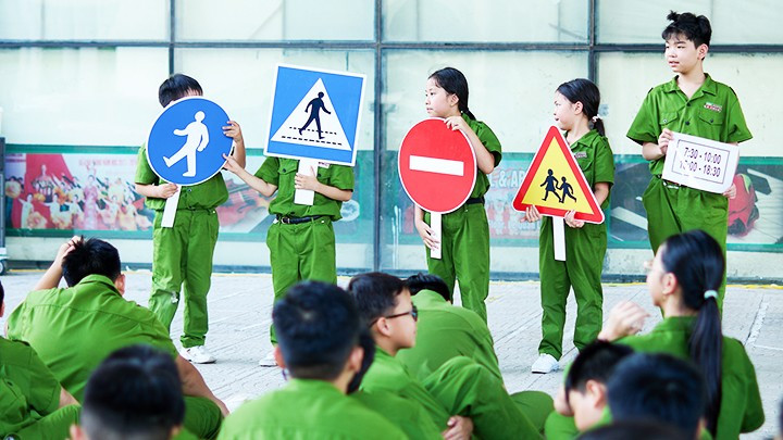 Học cách phân biệt các biển báo giao thông. 45.jpg