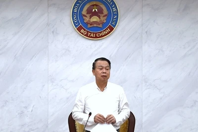 Thứ trưởng Tài chính Nguyễn Đức Chi chủ trì hội nghị.